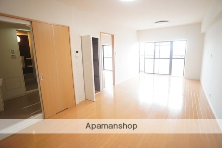 グランドパレス学園前の内装