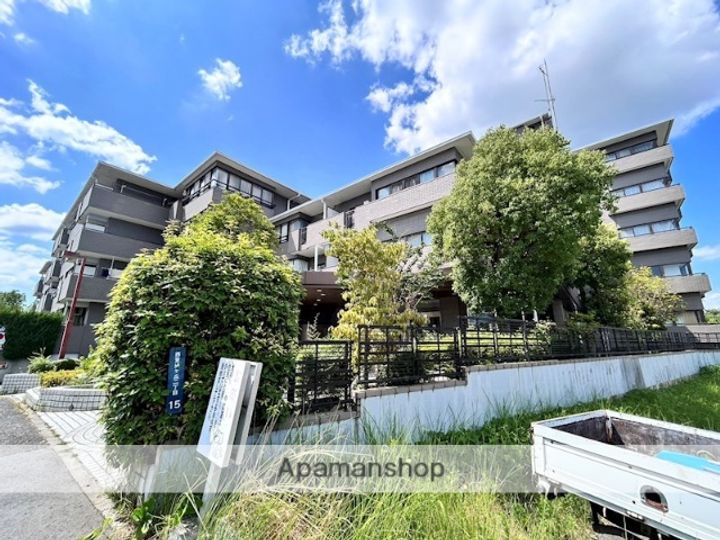 グランドパレス学園前の外観