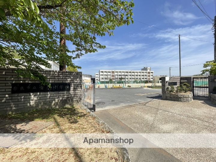 デサロージュ学園前Cの周辺