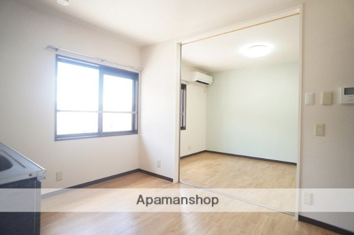 ビバリーヒル学園前B棟の内装