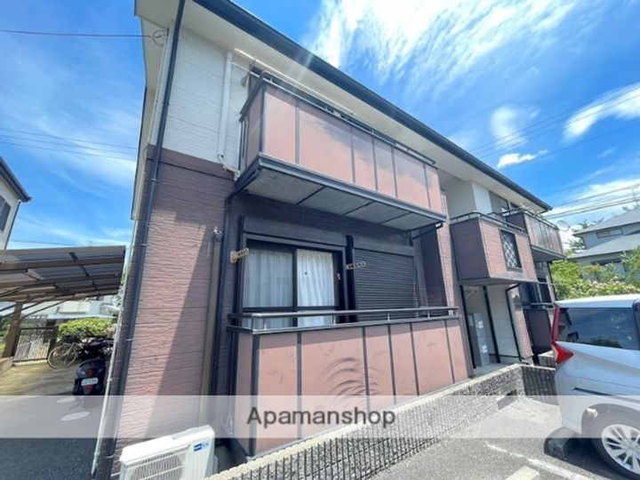 グランシャリオA棟の外観