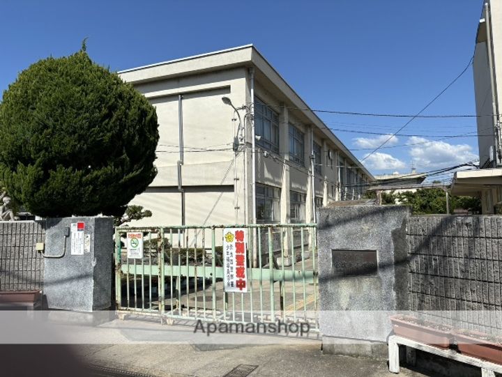 ウィステリア学園前の周辺