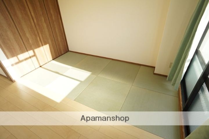 リバーサホ萬の内装