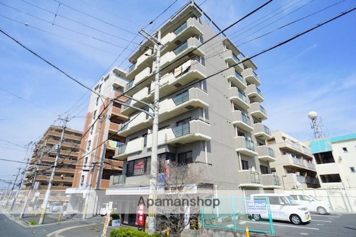 リバーサホ萬の外観