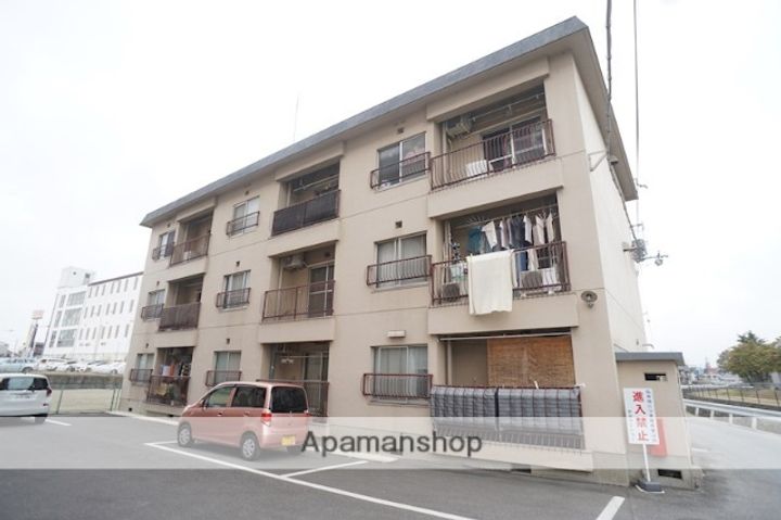 ハイツ平沼の外観