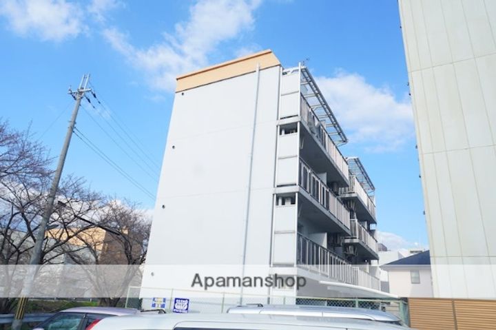 ドムール佐保川の外観