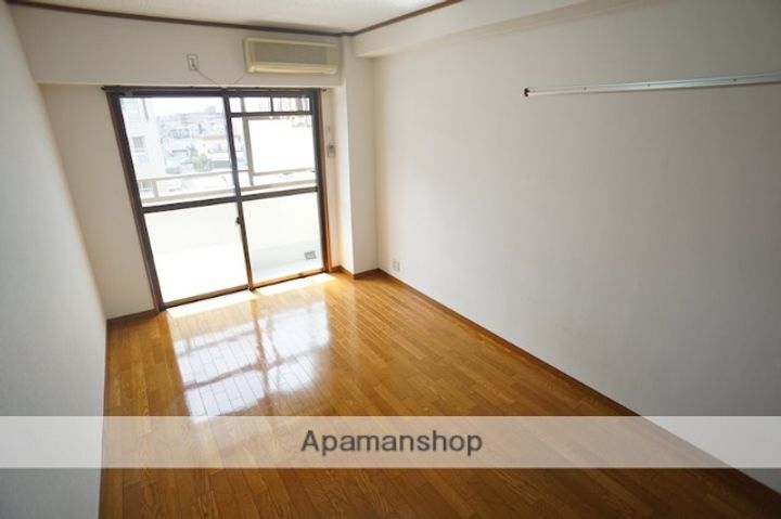 パルスコート新大宮の居間