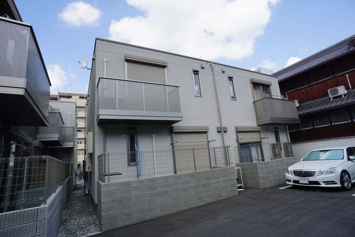 ラシーネ新大宮 アクシス103号室の外観