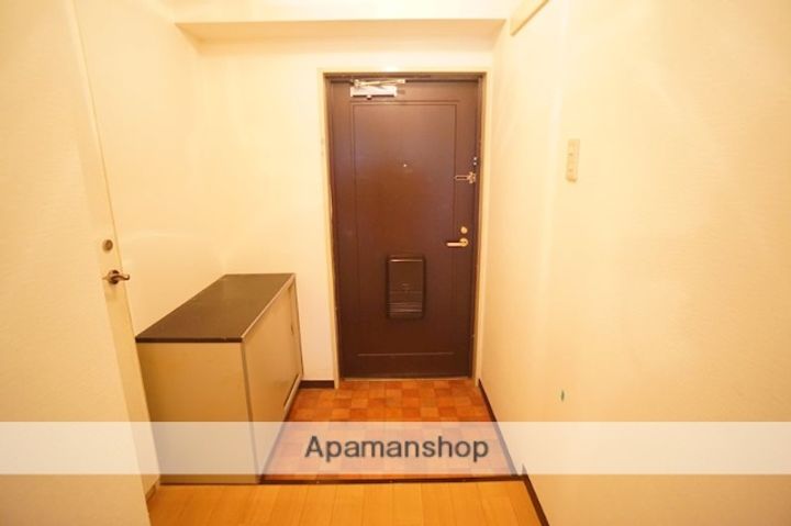 キャピタル新大宮の玄関