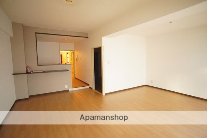 キャピタル新大宮の居間