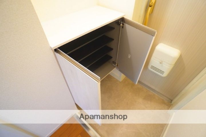 新大宮ハイタウンの玄関