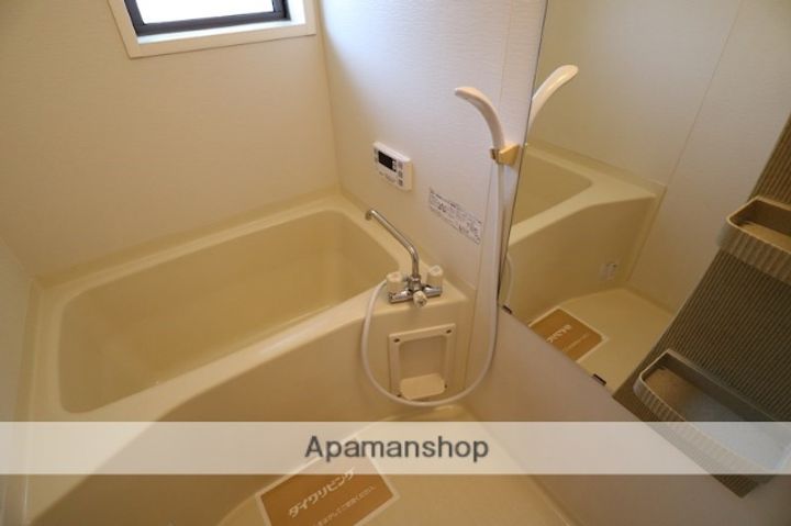 ロイヤルガーデンA棟の風呂