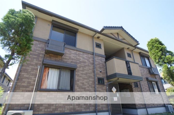 ロイヤルガーデンA棟の外観