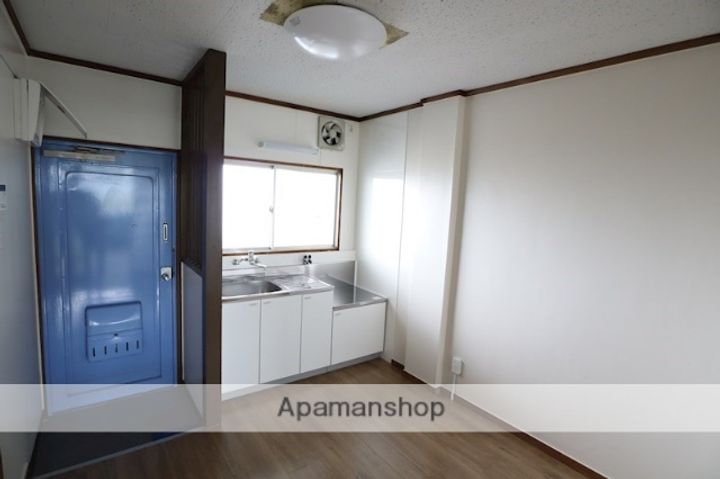 井上マンションの居間