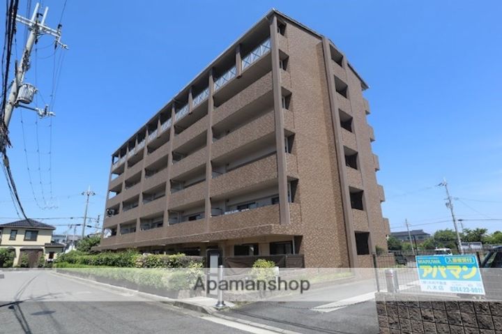 オーク・ステージ八木の外観