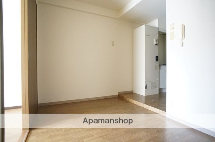 サンルピナスの居間