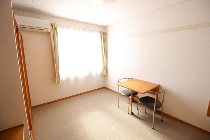 レオパレスミヨシ202の居間