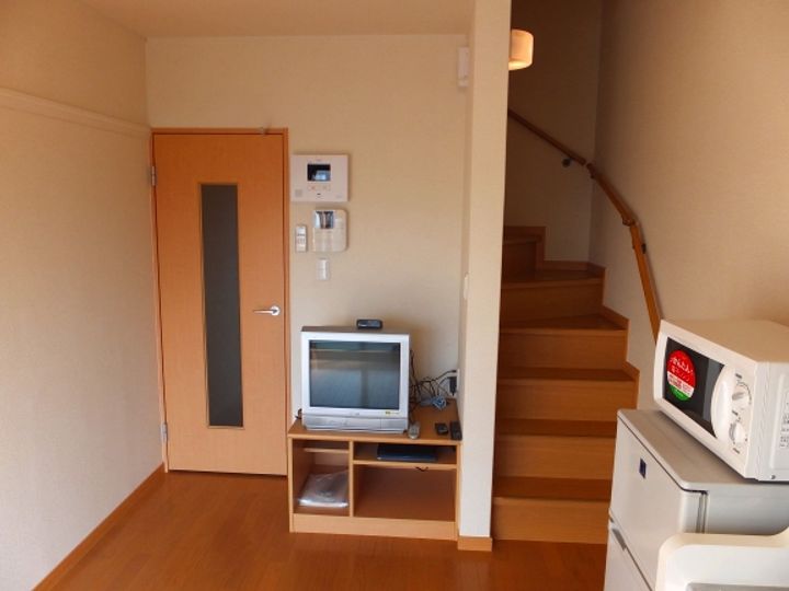 レオパレス備前香芝103の居間
