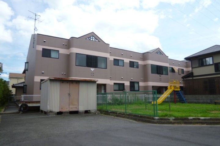 シャンクレール弐番館107の外観