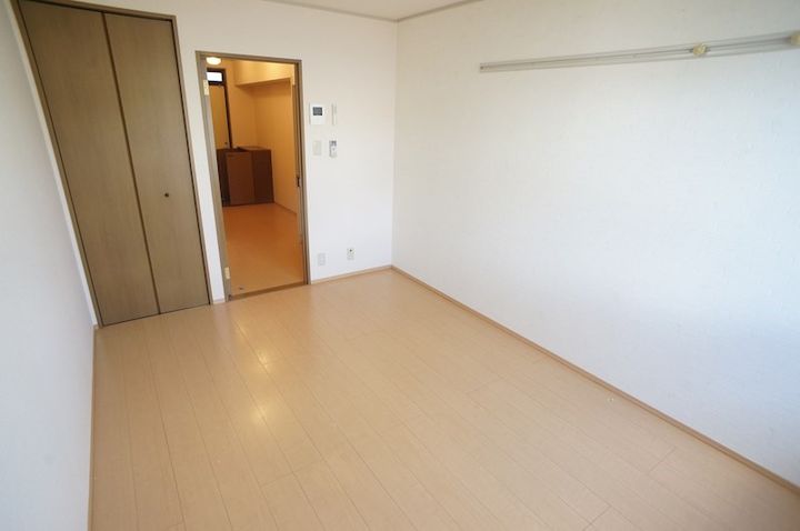 シャレー神宮前の居間