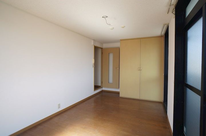 レオパレス二上101の内装