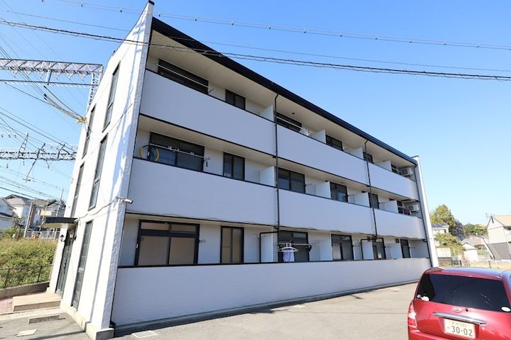 レオパレス二上301の外観