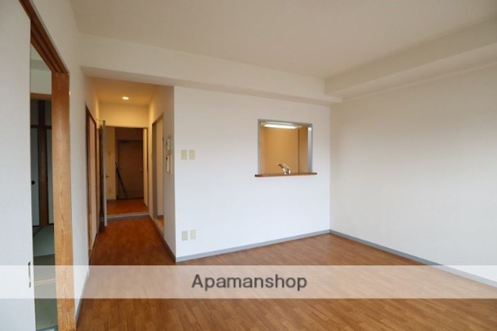 サンメゾン忍海の居間