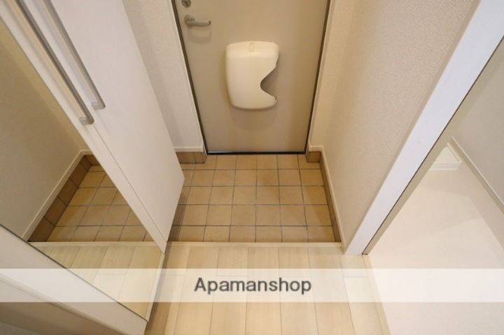 エクセレントカーサIIIAの玄関