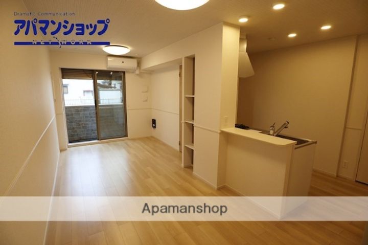 ソラーナIの居間
