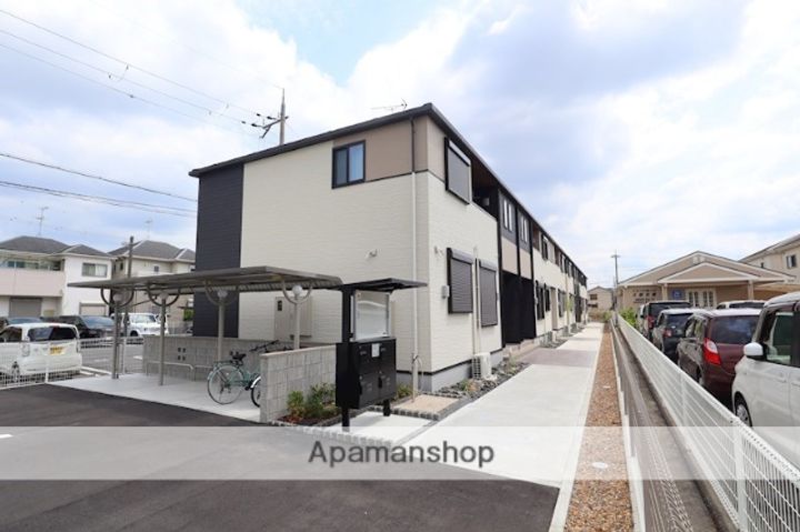 奈良県大和高田市曽大根1丁目の賃貸アパートの外観