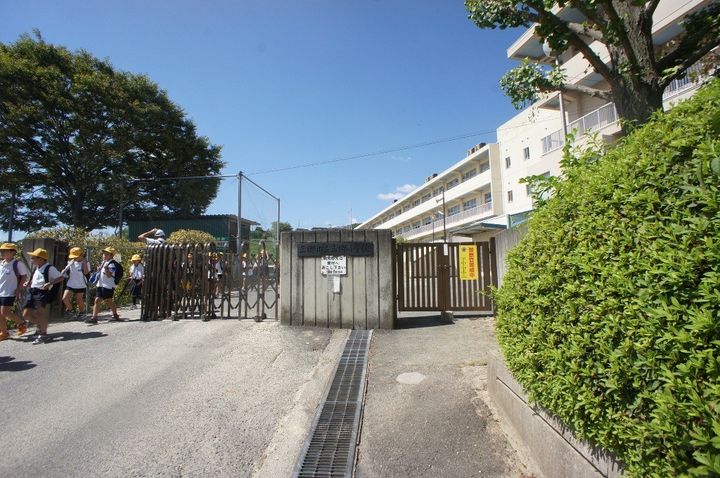 レオパレスNAKATAの周辺