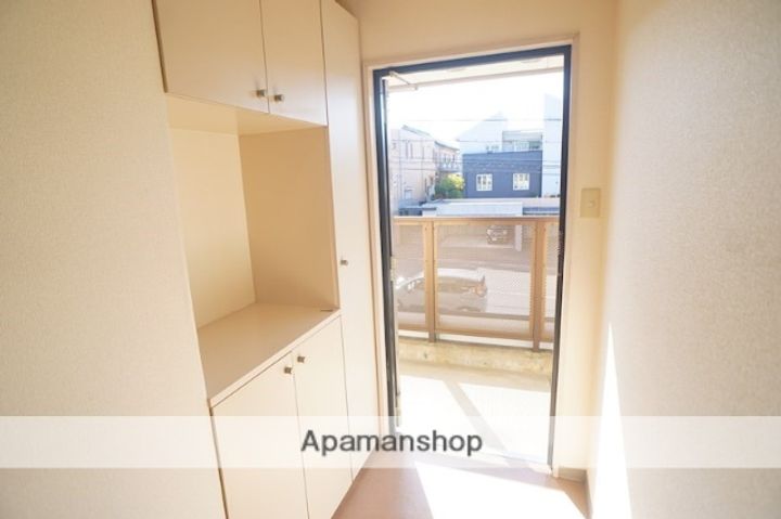 藤ハイツの玄関