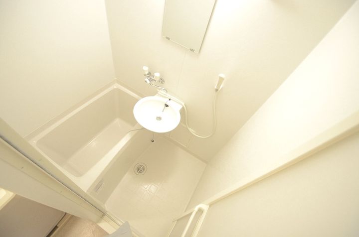 レオパレスビクトアール法隆寺103の風呂