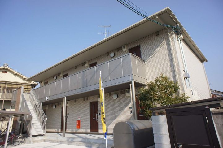 エルメゾン法隆寺102号室の外観