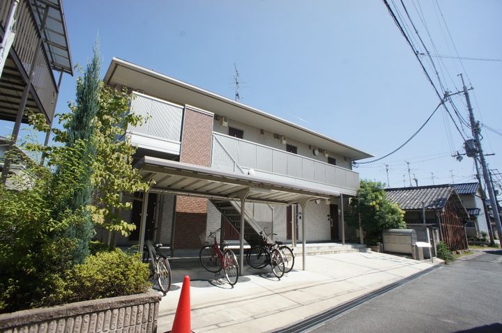 エルメゾン法隆寺102号室の外観