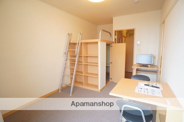 奈良県北葛城郡王寺町久度1丁目の賃貸マンションの居間