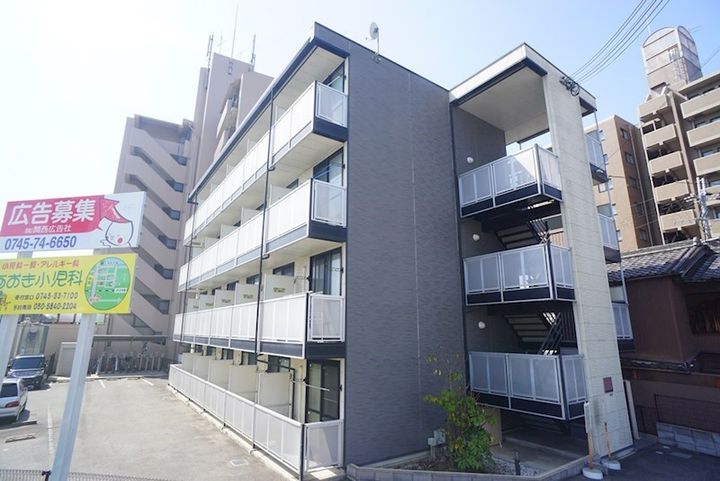 奈良県北葛城郡王寺町久度1丁目の賃貸マンションの外観