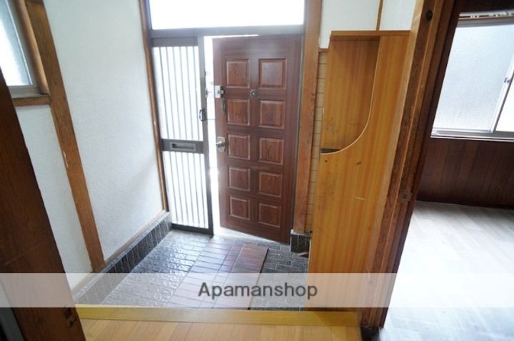 奈良県北葛城郡上牧町米山台1丁目(一戸建)の賃貸物件の玄関