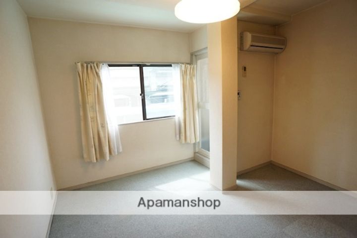 メゾンヒグチの居間