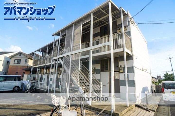 奈良県大和郡山市小泉町東3丁目の賃貸アパートの外観