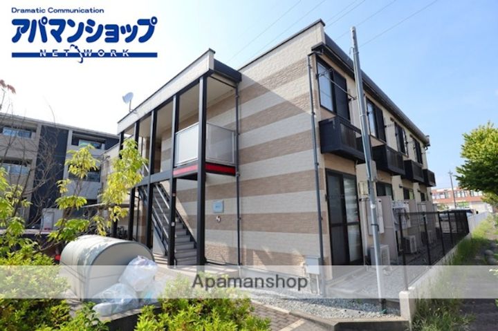 奈良県大和郡山市小泉町東2丁目の賃貸アパートの外観