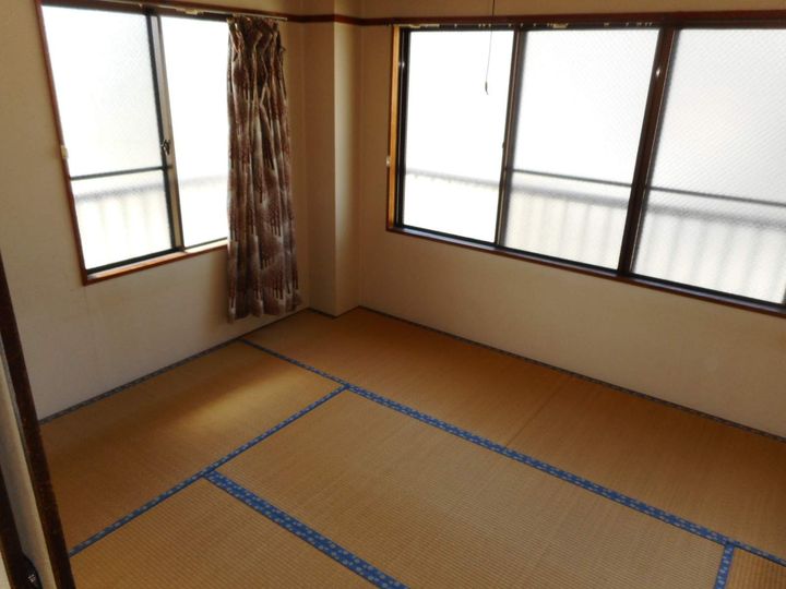 ハイツあゆさ201の居間
