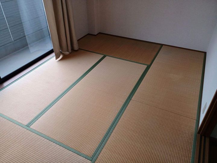 和歌山県田辺市中万呂の賃貸アパート202の居間