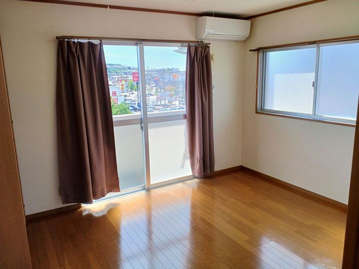 和歌山県田辺市上の山1丁目の賃貸マンション104の居間