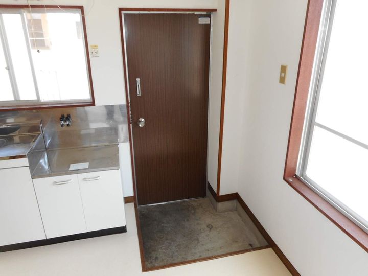 パールハイツ208の玄関