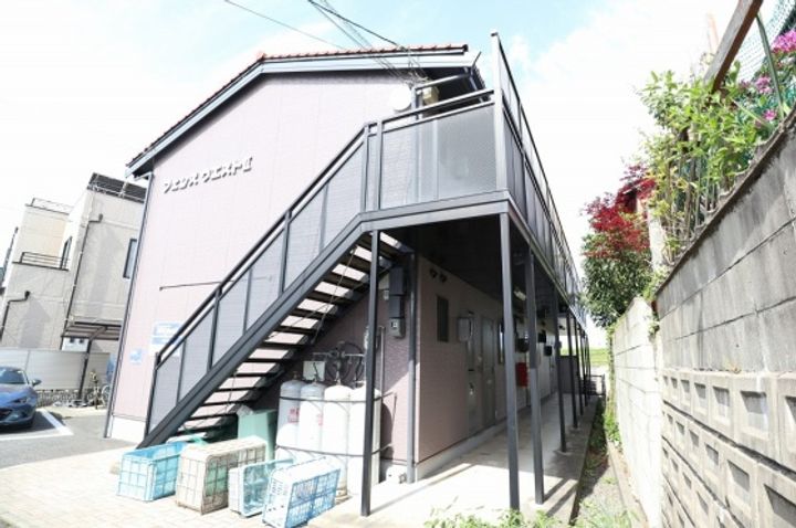 フェンスウエストⅡの外観