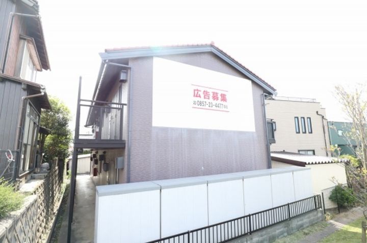 フェンスウエストⅡの外観