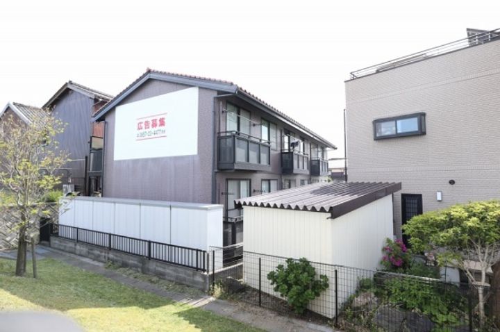 フェンスウエストⅡの外観