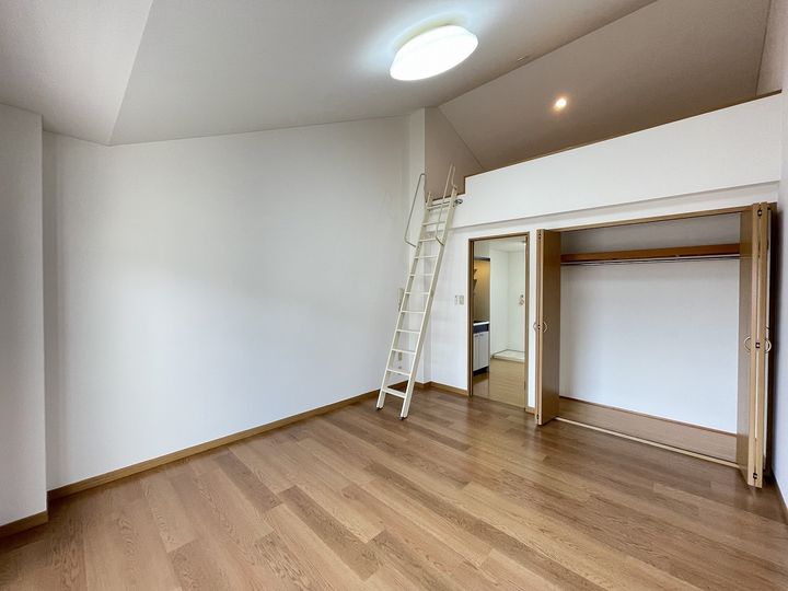 メゾンたじま201の居間