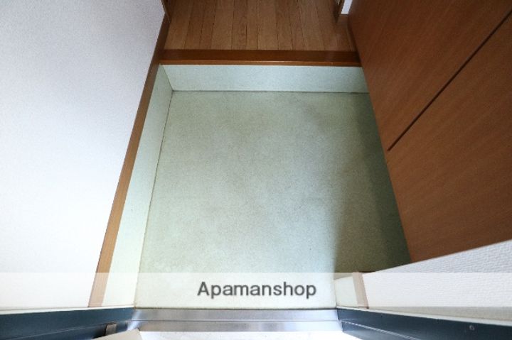 アンダンテ桂木102の玄関